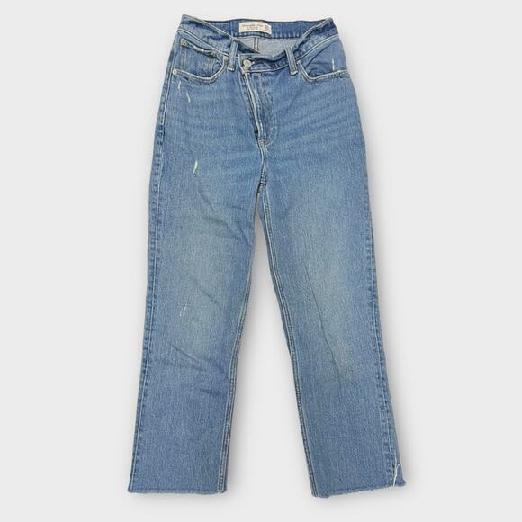 Abercrombie & Fitch Ultra High Rise 90s Straight Jean Size 24/00 Short Inseam - Picture 1 of 4